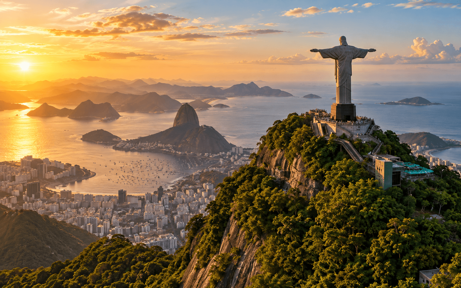 Cristo Redentor sobre o Rio de Janeiro ao pôr do sol